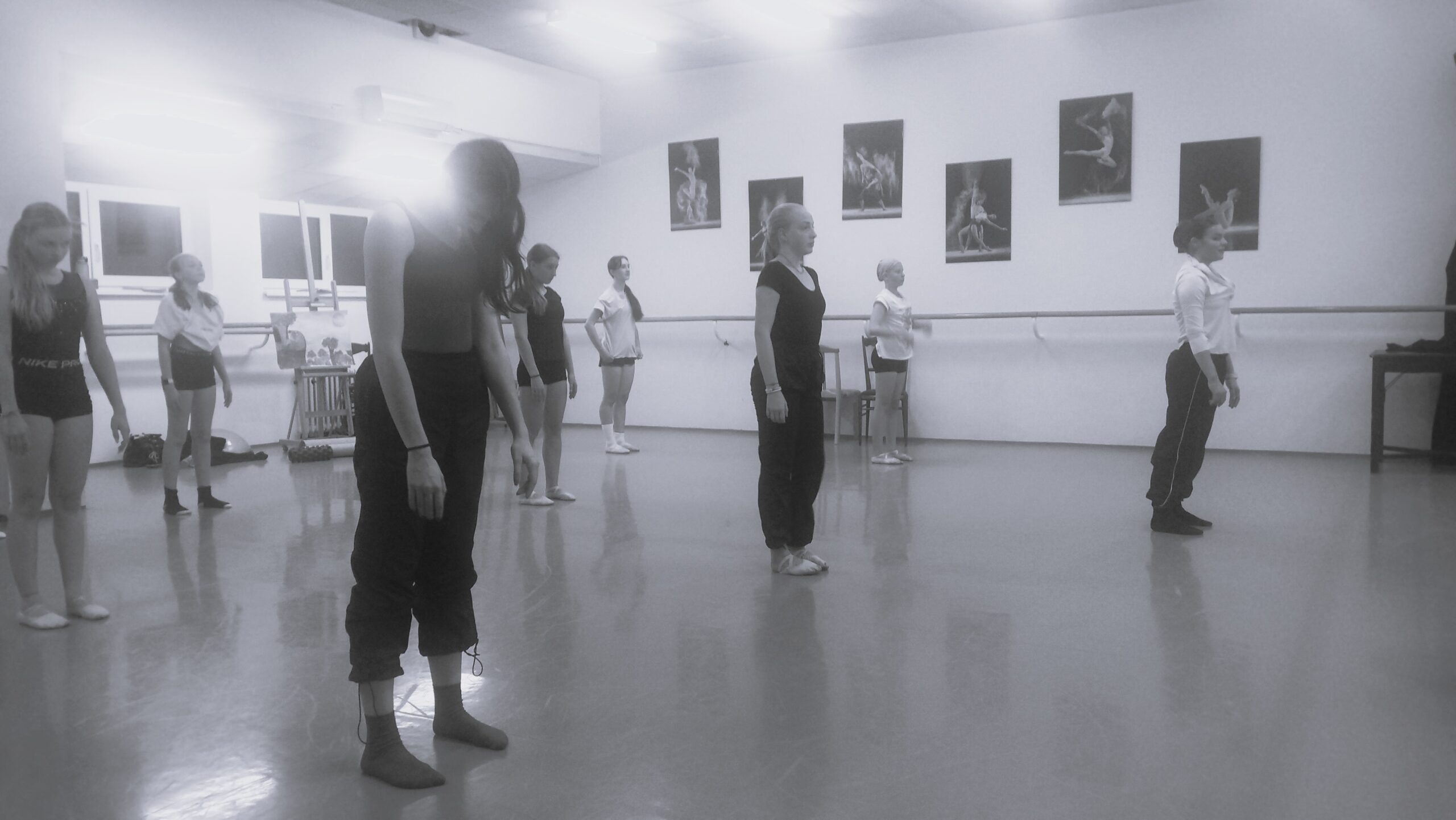 Lucy Grace Macphail vede taneční workshop v Malex Ballet School