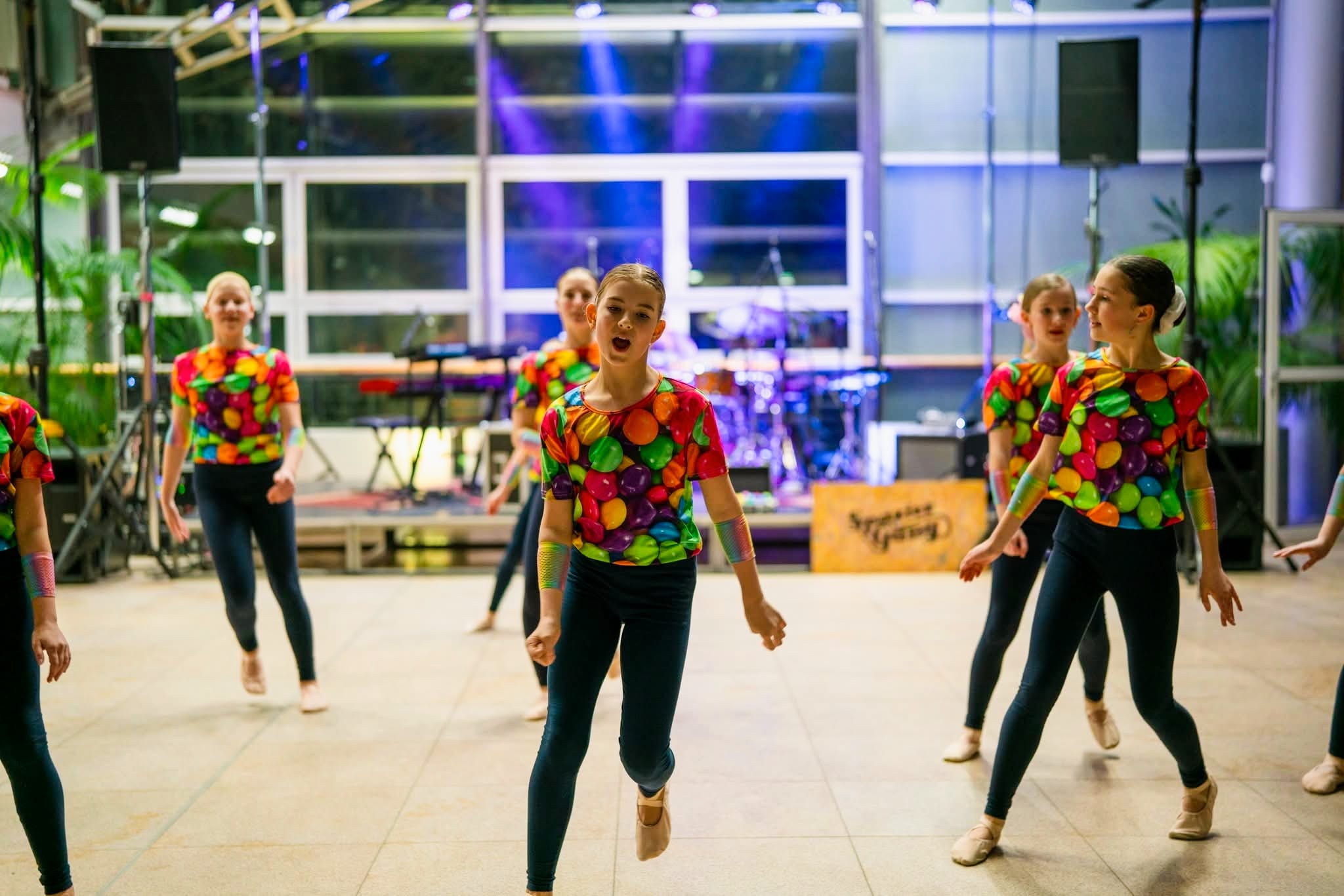 Baletní vystoupení dětí Malex Ballet School před publikem